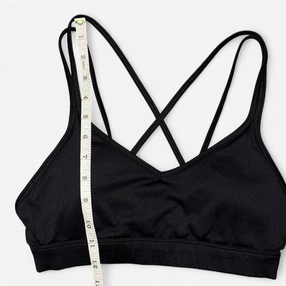 Old Navy Black Strappy Sports Bra - Picture 4 of 7
